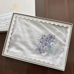 未使用　WAKO ベトナム製　手刺繍ハンカチーフ　花柄　和光　コットン　ワコウ綿のサムネイル