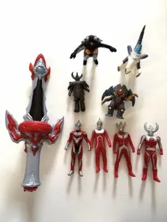 ウルトラマン&怪獣フィギュア8体とウルトラマンタイガの剣セット