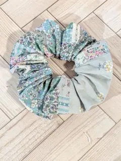 新生地☆ハンドメイドレース重ねシュシュ - メルカリ