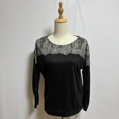 美品　E hyphen world galleryデコルテレースブラウス　黒系のサムネイル