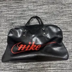 so-1692) Supreme × NIKE レザー ダッフルバッグ レッド - メルカリ
