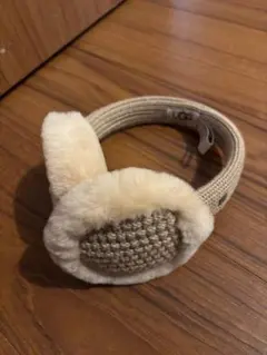【期間限定値下げ中】UGG ベージュ耳あて　イヤーマフ