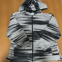 35 adidas 裏起毛パーカー