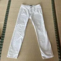 ホワイトデニムパンツ