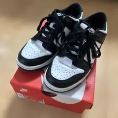 NIKE ダンクロー　ホワイト/ブラック　パンダダンクのサムネイル