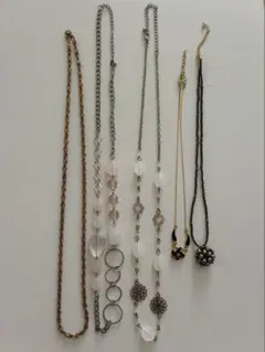 a25 昭和アクセサリー 大量 セット 指輪 ネックレス アクセサリー まとめ売り まとめて おまとめ 宝石箱 ネックレス アクセサリー サンゴ 珊瑚 2本セット シルバー 重さ94.8g