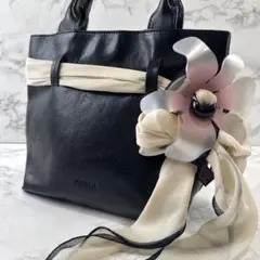 FURLA フルラ フラワーレースチャーム 本革 レザー ミニトートバッグ 黒