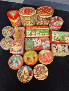 クリスマスディズニーお菓子の空き缶　クリスマスキャラクター 2011~16年