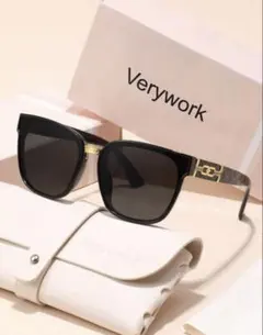 【即日発送✨】Verywork サングラス ブラック ゴールドフレームのサムネイル