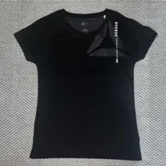 （最終価格）Reebok 黒Tシャツ　レディース