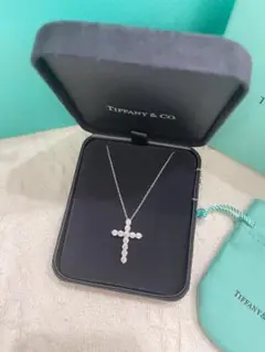 【美品】Tiffany & Co. クロス ダイヤ ネックレス