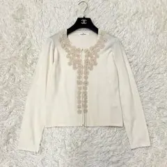 ギャラリービスコンティ カーディガン 豪華フラワーモチーフ 薄手 オフホワイト