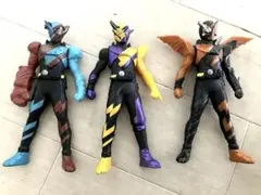 ライダーヒーローシリーズ仮面ライダービルド フィギュア　3体セット