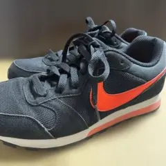 NIKEのサムネイル