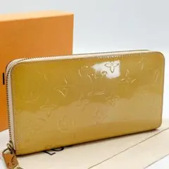 ルイヴィトン ジッピーウォレット ヴェルニ モノグラム イエロー ベージュ