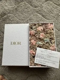 Dior プリザーブドフラワーアレンジメント