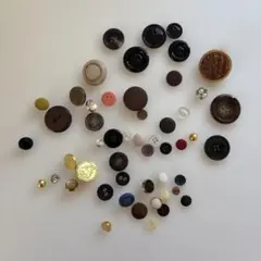 ボタンセット 約50個 多様な色とサイズ