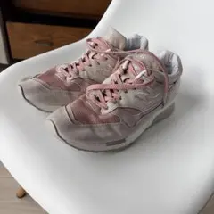 New Balance 1500 スニーカー ピンク ベージュのサムネイル