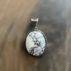 ホワイトバッファロー ターコイズ ペンダントトップ ネックレス 刻印