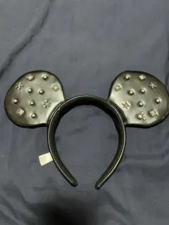 ミッキー耳デザイン 黒カチューシャ レザースタッズ