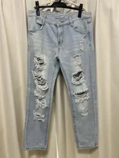 ライトブルーダメージデニムパンツ