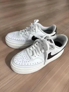 Nike ナイキ　厚底　スニーカー　レディース　ホワイト/ブラウン