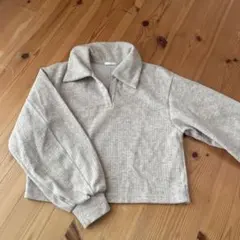 GU ベージュ クロップドセーター