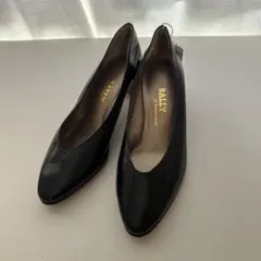 BALLY 黒 ポインテッドトゥヒール 3 Eのサムネイル