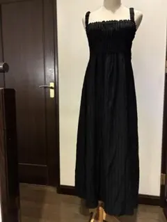 ワールド　ブラック キャミソールワンピース ロング丈 シャーリングデザイン