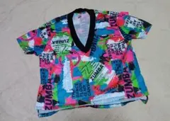 ZUMBA カラフル Vネックシャツ　M