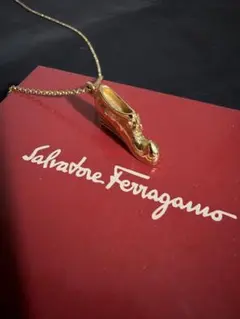 Salvatore Ferragamo 靴 チャーム ネックレス フェラガモ