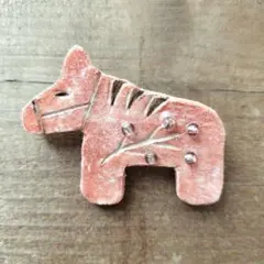 オーブン粘土ブローチ 馬(⁠´⁠(⁠ェ⁠)⁠｀⁠）