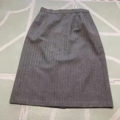 グレー ヘリンボーンタイトスカート