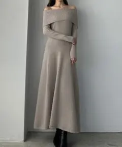 【Louere】オフショル フレア ニットワンピース グレー