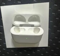 Apple AirPods 第3世代 充電ケース 本体のサムネイル