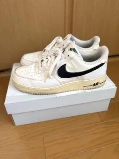 NIKE AIR FORCE 1 スニーカー