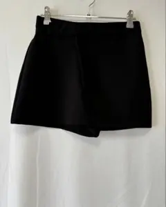 ZARA 黒 ショートパンツ XS