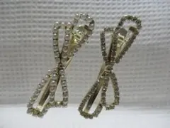 パール付き・ラインストーン付のリボン型　小さいゴールドメタルクリップ　2点セット