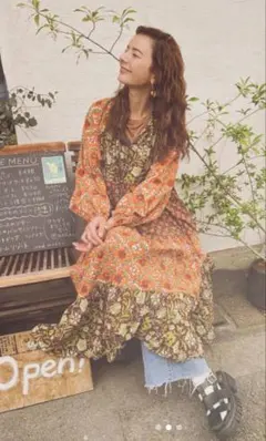 パッチ、人気✨ 未使用品フリーダ インド胸キルトプリントVネックワンピース 美品】フリーダ インド胸キルトプリントVネックワンピース 店舗限定