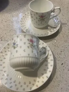 ナルミボーンチャイナ　　　 花柄 ティーカップ 2個セット