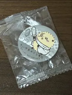 ちいかわ　ラッコ 缶バッジ くら寿司 びっくらポン