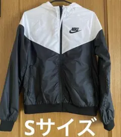 【美品】Nike ウィンドブレーカー ホワイト・ブラック　レディースSサイズ