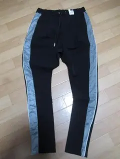 M876　サンプル品 新品黒裾ジッパーサルエルテーパードパンツ M