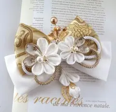 ゴールド♡ホワイトつまみ細工髪飾り　和リボン卒業式髪飾り　和装髪飾り成人式髪飾り