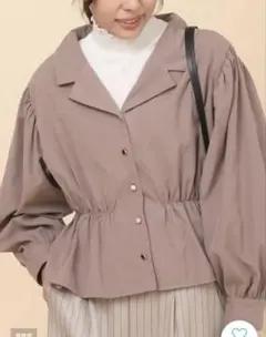 【即日！匿名配送】 r.p.s 多種ボタン開衿ペプラムブラウス ピンクベージュ