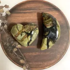 天然石　ボルケーノアゲート　月とハートのカービング　2個セット