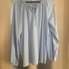 水色ドローストリング長袖シャツ