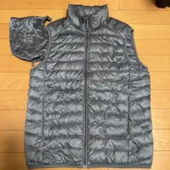 UNIQLO ウルトラライトダウン ベスト グレーのサムネイル