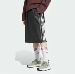 adidas Originals アディブレイク フェイクレザースカート