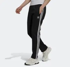 adidas トラックパンツ